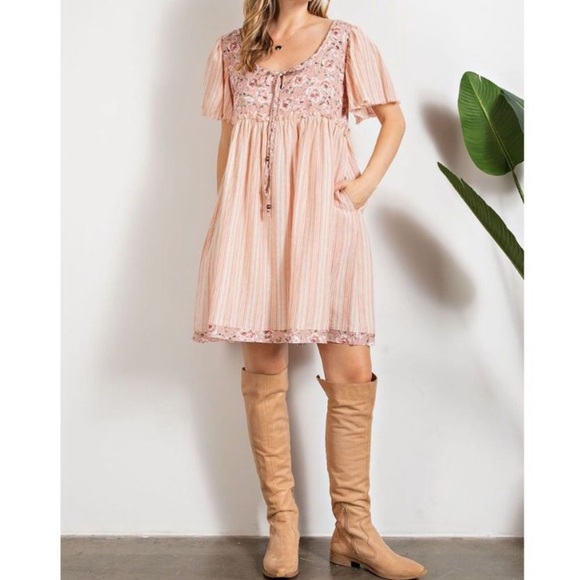 Easel Faded Coral Floral Mix W/Pockets Short Sleeve Babydoll Dress. NWT! Sz S - Picture 3 of 10